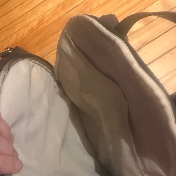 🖤 Skip Hop Greenwich Simply Chic Diaper Backpack – Black Vegan Leather - Picture 4 of 6